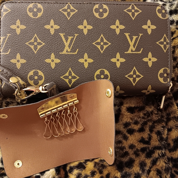 Monogram Designer Inspired Brown Wallet Set - Picture 6 of 14